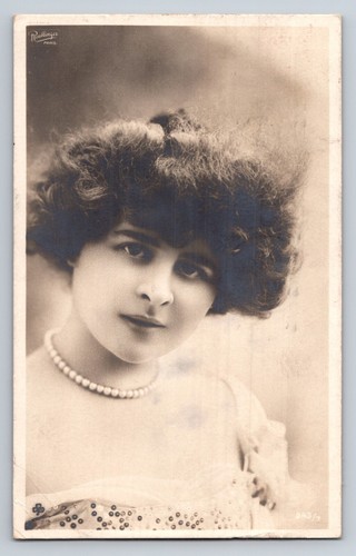 RPPC Pretty Girl Studio Photo Undivided 1909 Canada cancel Postcard