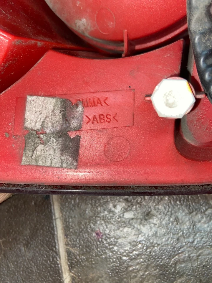 04-08 CHEVY AVEO SWIFT HTBK 05-08 PONTIAC WAVE LUZ TRASERA DERECHA LÁMPARA OEM Foto 3 de 4