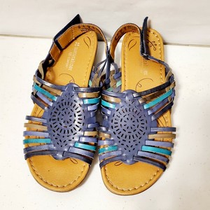 naturalizer huaraches