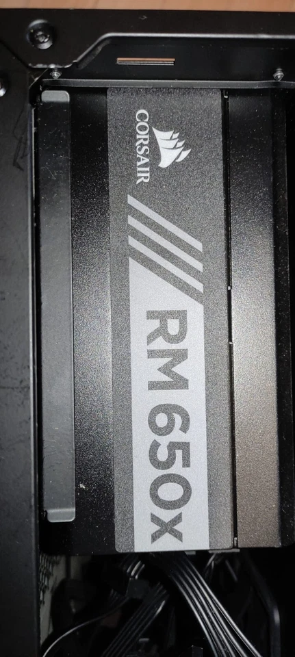 Case  Cooler Master MasterCase Pro 3  alimentatore  Cooler Master RM 650x - Immagine 4 di 4