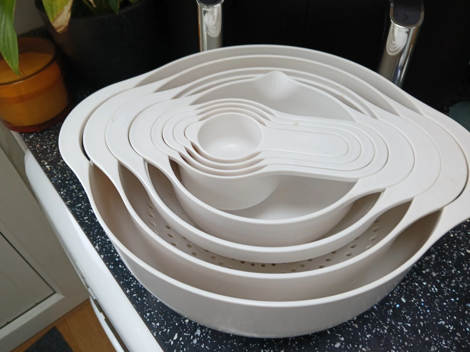 JOSEPH JOSEPH 8 PIECE NESTING MIXING / MEASURING SET