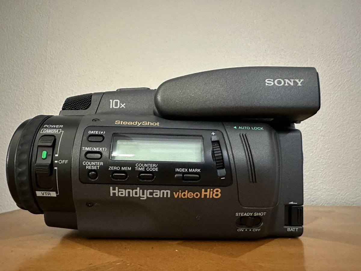 Sony Handycam Video Hi8 CCD-TR700 Video Camera Recorder