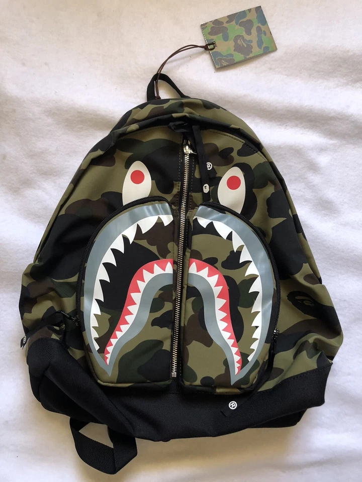 Auténtico paquete de día Bape 1st verde camuflaje tiburón Foto 3 de 4