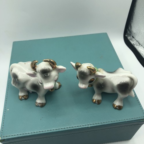 Vintage Cow Bovine Salt & Pepper Shaker Set Gold Highlights Japan Repaired Fun - Picture 8 of 10