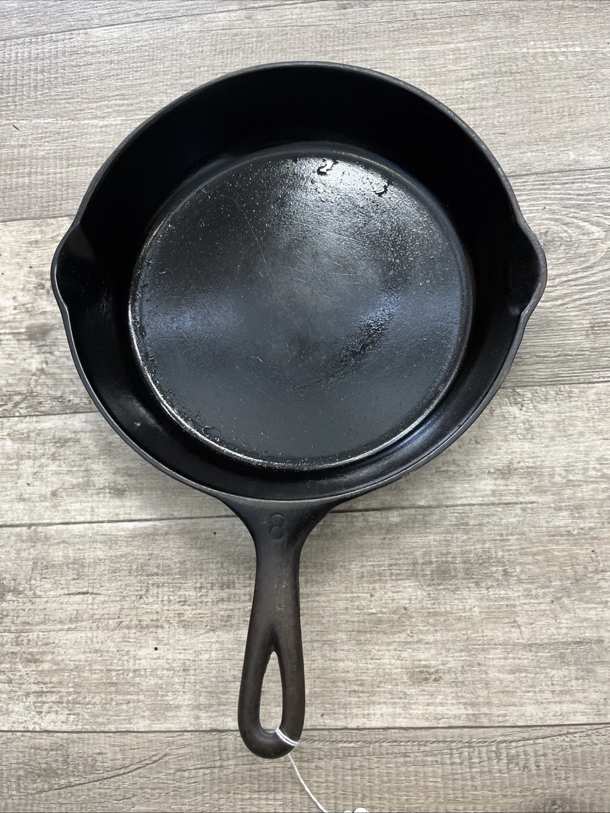 Wagner Ware #8 cast iron skillet stylized logo 1058