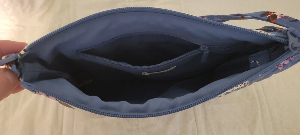 Vera Bradley Large Hipster/Bark Park/New With Tags - Image 4 of 4