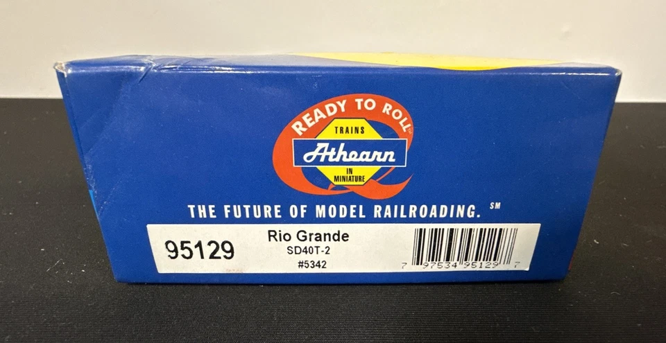 Life-Like HO Scale Powered Diesel Locomotive Amtrak F40PH - Image 2 of 4