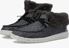 HEY DUDE Women's Wendy Stitch Cozy Boot Size 5