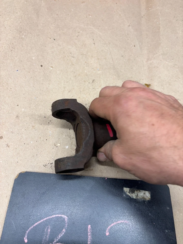 GM 16 SPLINE TRANSMISSION U JOINT YOKE YOLK SLIP SHAFT JOINT C10 IMPALA 88 98 OE - Image 3 of 4