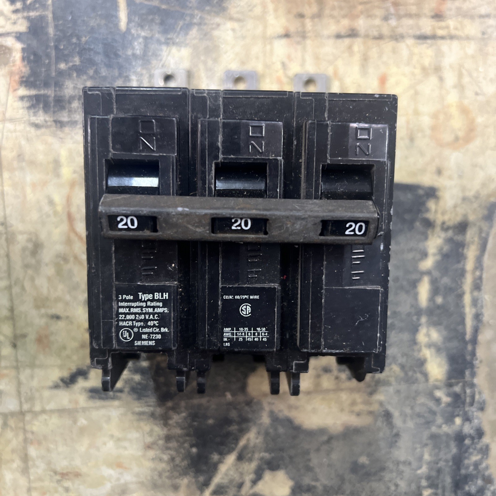 Siemens 3 Pole 20 A 240 V Type BLH Circuit Breaker