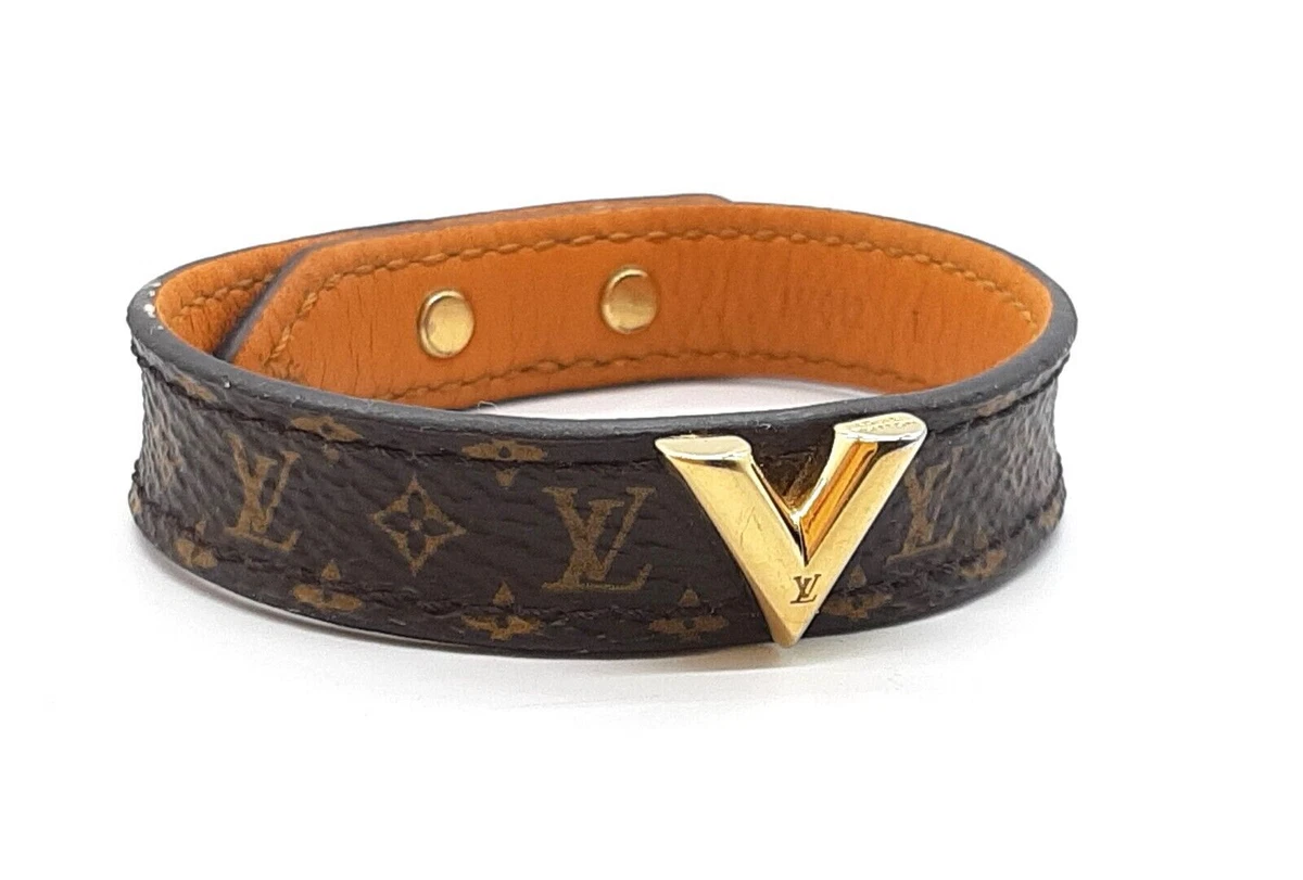 Louis Vuitton Vintage Bracelet Cuir Monogram Essential V Bracelet Femme