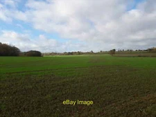 Photo 12x8 Field west of Shfnal Manor barns The Wyke A view across the sam c2020