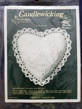 Needle Magic "Tulip Heart" Twilling Kit Finished Size 5 1/2" x 5 1/2"