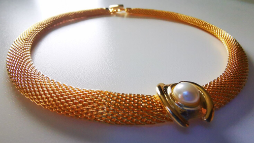 Collar Gargantilla Colgante de Malla Dorada Perla - Imagen 7 de 8