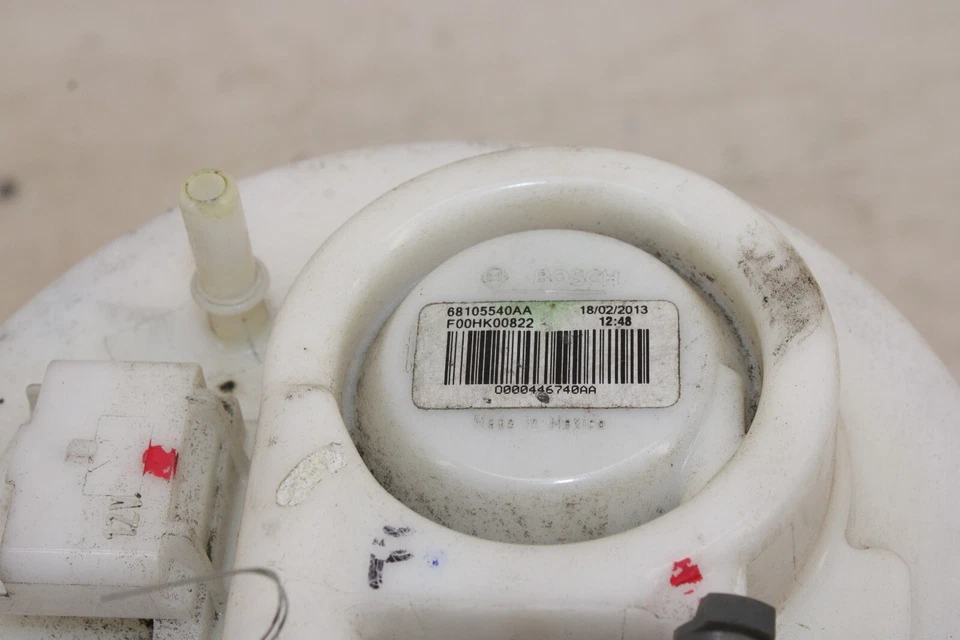 Fiat 500 Abarth 2013 bomba de combustible 68105540AA OEM IV54 Foto 3 de 4