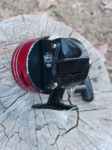 Vintage Kmart Spin-Cast Fishing Reel + 300 Good Condition - Picture 6 of 10
