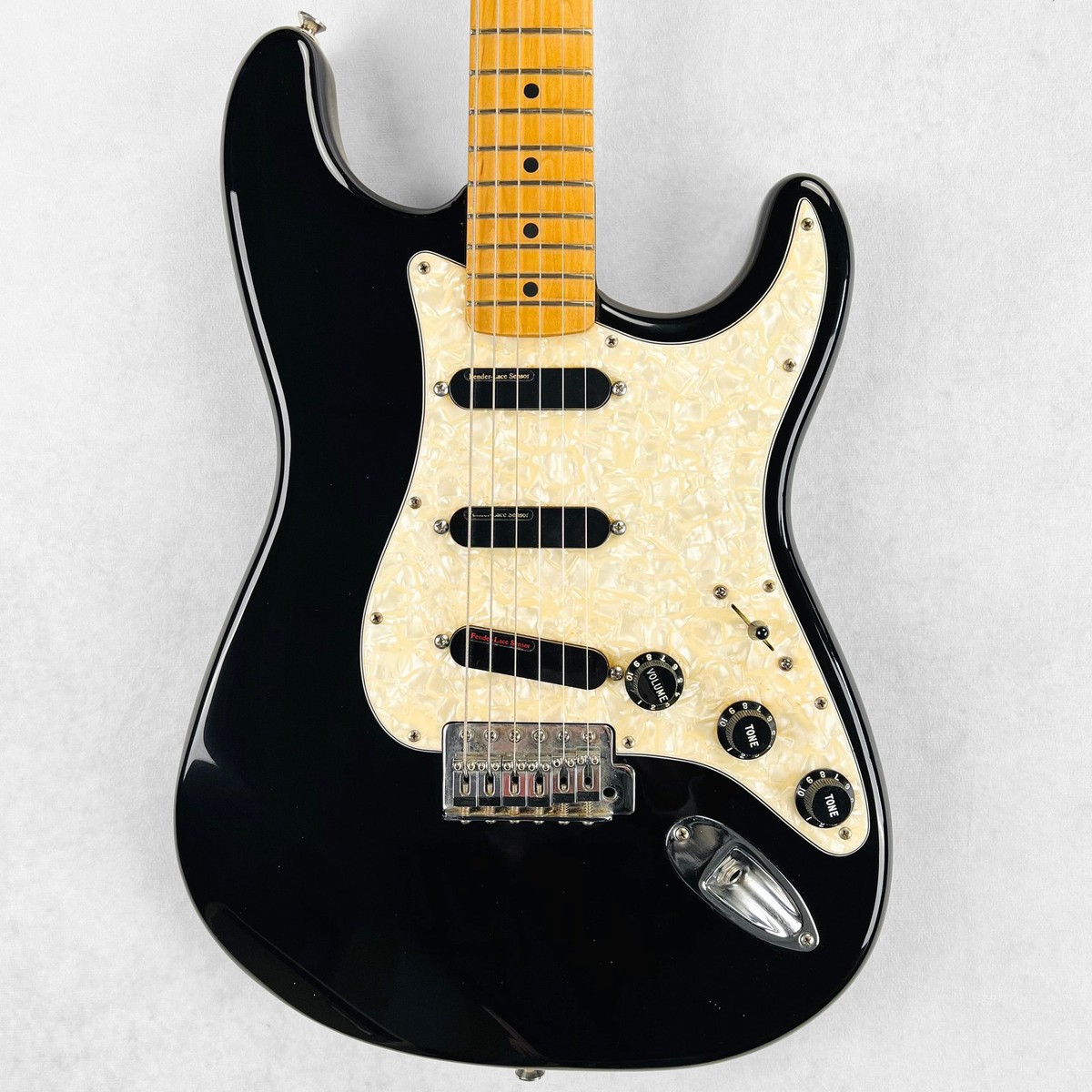Fender Sam Ash Sunset Boulevard Stratocaster with Lace Sensor