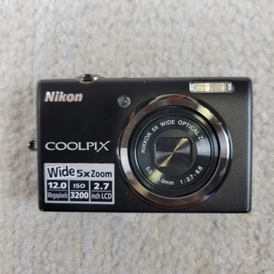 Nikon Coolpix S570 12MP Digital Camera 5x Zoom Black Battery Charger -Parts Only - Image 2 of 4