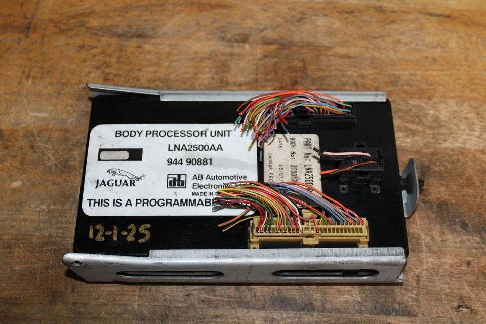 OEM 1994-97 Jaguar Body Processor Module Computer ECU XJR  XJ6 VDP XJ LNA2500AA — 第 2/4 张图片