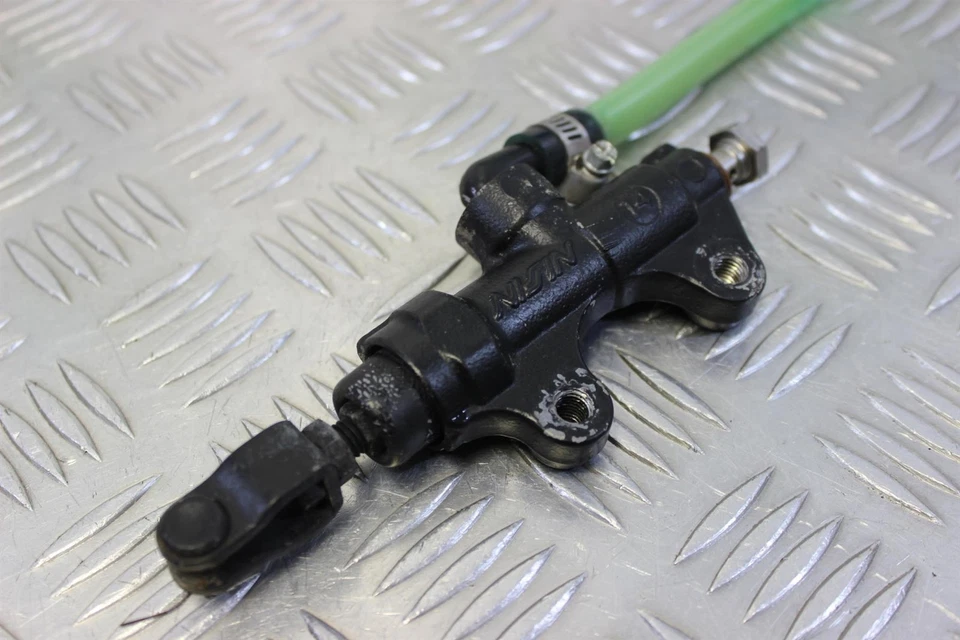 Cilindro maestro de freno trasero Kawasaki ZX-7R 1996 a 2003 ZX7R Ninja ZX750P B123 Foto 2 de 4