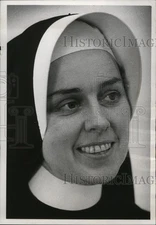 1965 Press Photo Mary Jacqueline Grennan talks at Webster College session