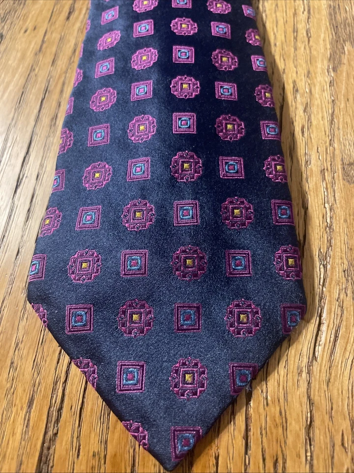 EUC recent ETRO Milano Vibrant Geometric Silk Tie Men’s Necktie Made In Italy - Image 2 of 4