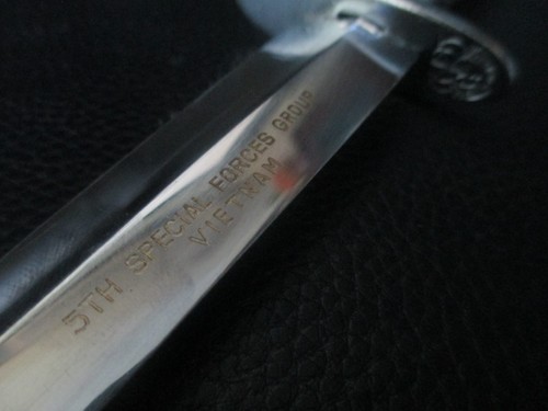 Vintage F/S SPECIAL FORCES PRESENTATION STILETTO VIETNAM w/ Scabbard. - Picture 8 of 12