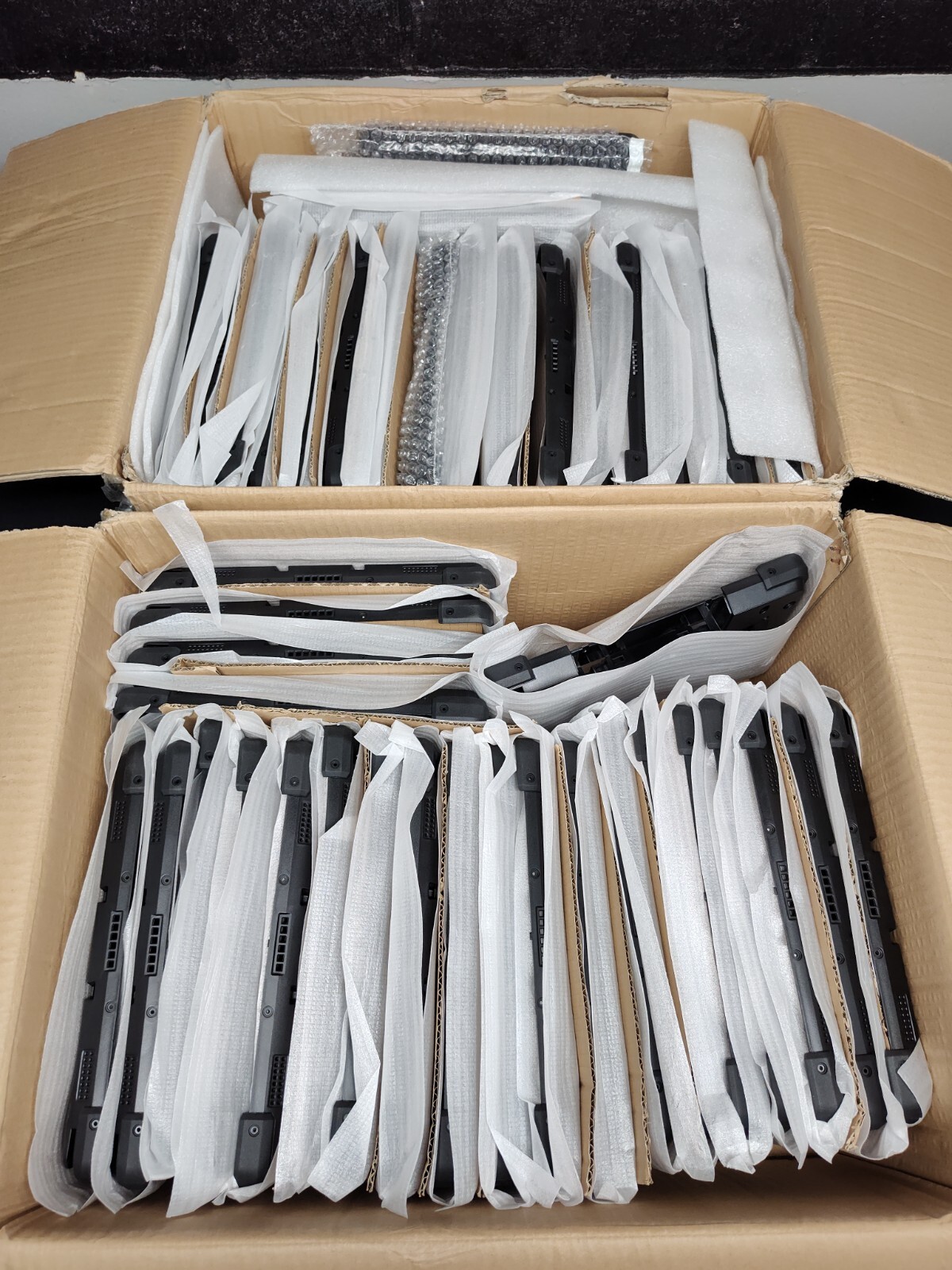 Touch Dynamic BEZEL-Q10BLK-BKCVR Back Cover for Quest 10