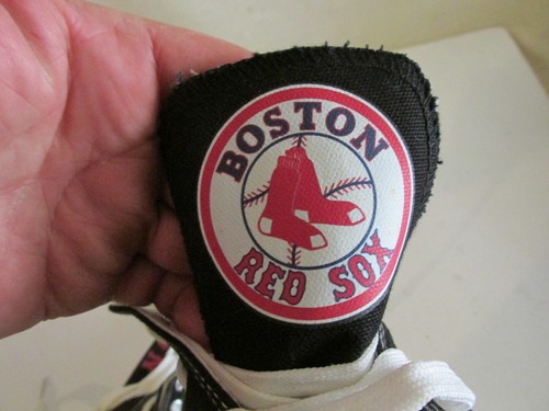 E-LOV BOSTON RED SOX SHOES SIZE 8.5 PREOWNED VERY LITE WEAR - Picture 4 of 5