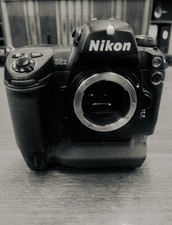 Corpo fotocamera reflex digitale Nikon D2X 12,4 megapixel PER RICAMBI O RIPARAZIONE