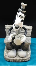 Goofy's Debut - Mickey's Revue Ltd. Edition Figurine Walt Disney Classics