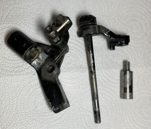 1967 MERCURY 110 9.8HP THROTTLE CONTROL LINKAGE Various Parts. M1