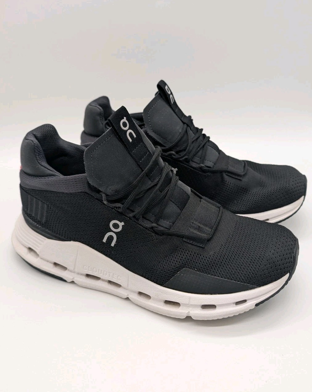 On Cloud Cloudnova Phantom Black Running Athletic… - image 1