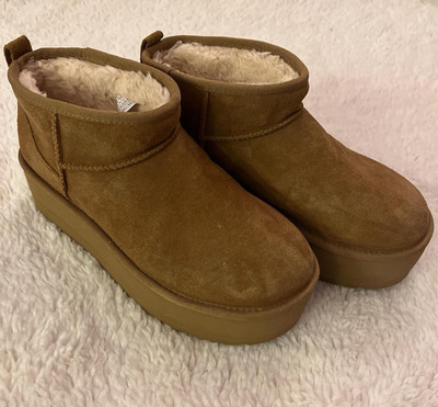 UGG Ultra Mini New Heights Brown Suede Shearling Lined Platform Boots 9