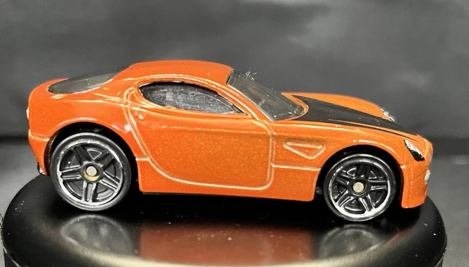 🟠 Alfa Romeo 8C Competizione 1:64 Diecast Car Mattel Hot Wheels Modelo Diorama Foto 3 de 4