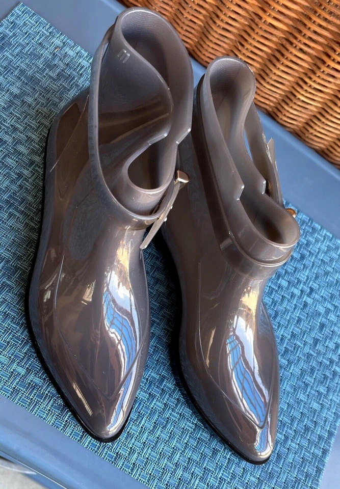 Melissa & Jason Wu Rubber Ankle Rain Boots Pointed Toe Gray Size 8 - Image 2 of 4
