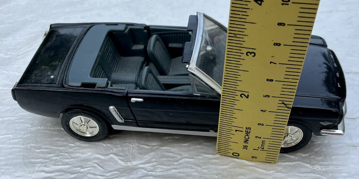 Toy Car 1964 Ford Convertible Mustang Scale 1:24 Black No