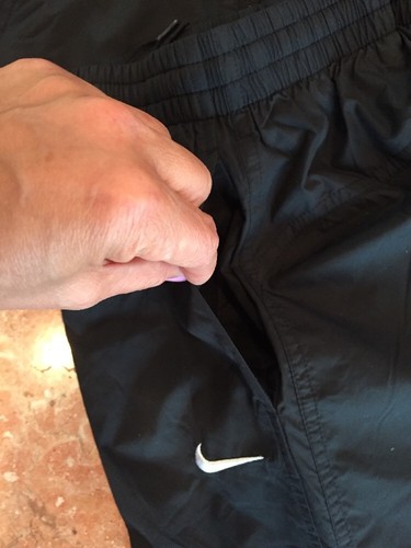 BOYS BLACK AND WHITE NIKE PANTS AND TOP SET SIZE XS - Picture 7 of 9