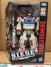 Hasbro Transformers War For Cybertron Siege Ratchet WFC-S34 Walgreens Exclusive