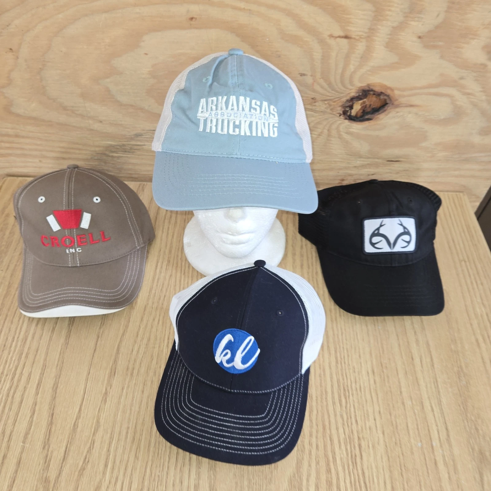 Lot Of 4 Mesh Trucker Hats 2 Richardson 1 Outdoor Cap 1 Realtree Nwot