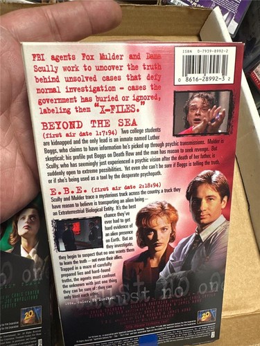 The X-Files Boxed Set - Vol. 2 (VHS, 1996, 3-Tape Set) - Picture 8 of 8