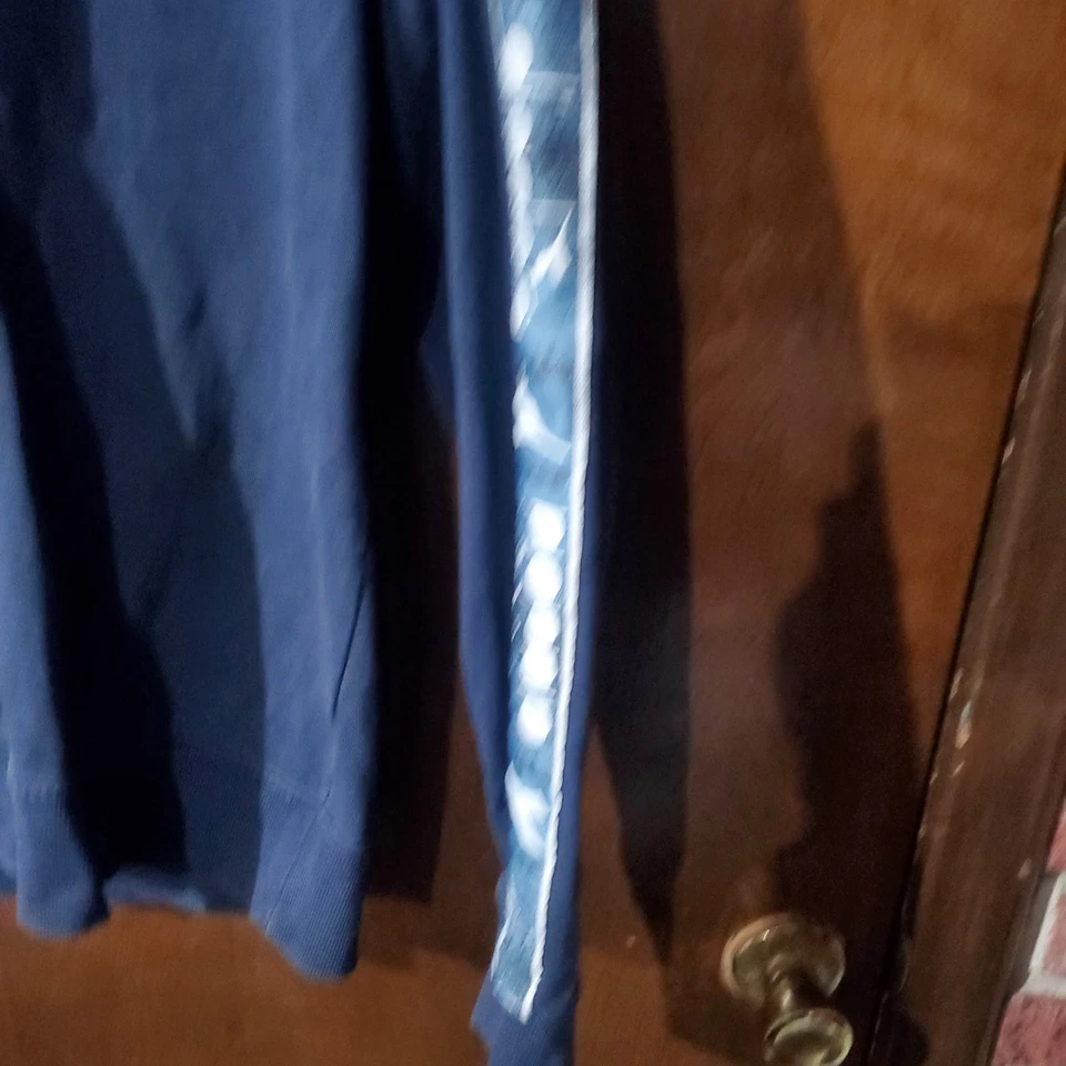 Moletom Diadora Athletes Sporting Goods Company gola redonda logotipo azul GG - Imagem 4 de 4