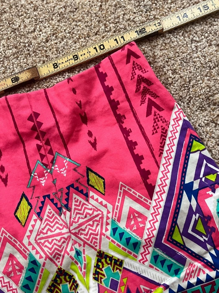 Pantalones Cortos Flying Tomato Mujeres Pequeños Cintura Alta Colorido Festival Azteca Suroeste Foto 4 de 4