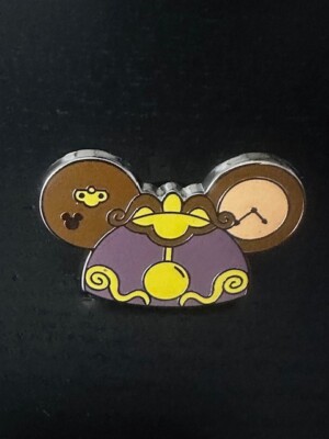 mickey　ヒッチ台座 Disney Hidden Mickey Pin Ear Hat Clock Beauty & the Beast