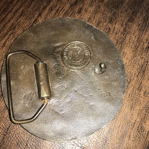 Drunken Man On Keg Round Belt Buckle Brass Indiana Metal Craft Vintage - Picture 2 of 4