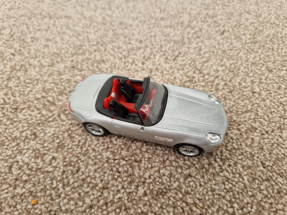 CORGI SOLIDO 1/43 CLASSIC BMW Z8 SILVER DIECAST MODEL CAR COLLECTABLE - Image 2 of 3