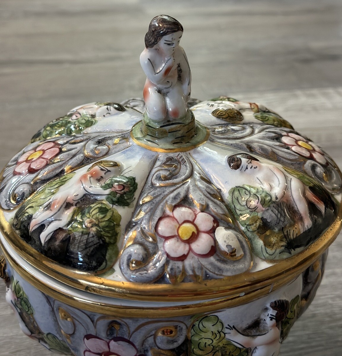 Vintage CAPODIMONTE MADE IN ITALY Cherub CANDY DISH WITH LID Bowl