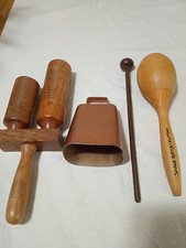 Instrumentos de percusión Shake sonajero y ritmo Necesitas más cencerro
