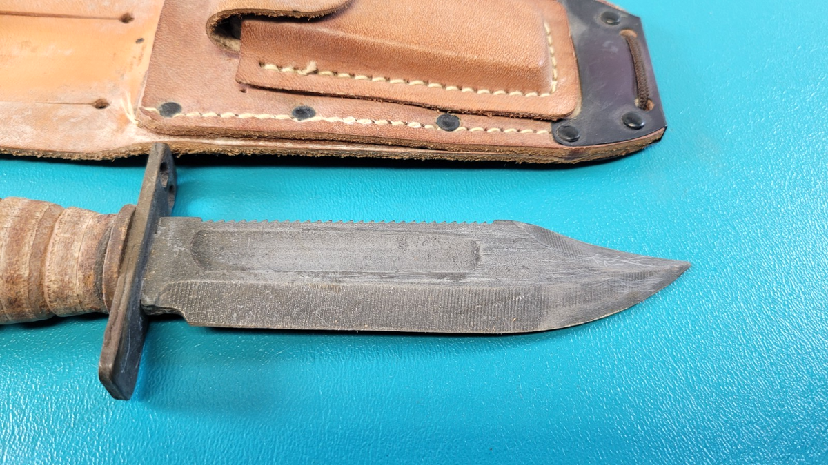 Vintage US Military Ontario 10-1976 Pilot Survival Knife +1977