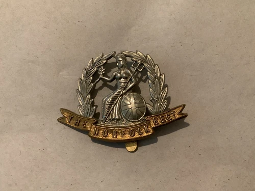 ORIGINAL WW1 BRITISH ARMY CAP BADGE THE NORFOLK REGIMENT VGC JR GAUNT LONDON